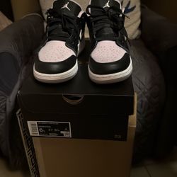 Air Jordan 1 Low SE (GS) Black/Iced Lilac-White 6 Youth