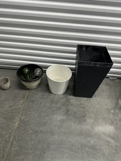 Planters/Outdoor plant pots/small indoor pots