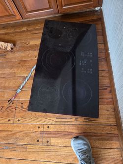 Ge profile electric cooktop