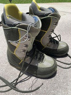 Men’s Size 10 Snow Boots 