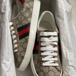 Gucci Ace GG Supreme