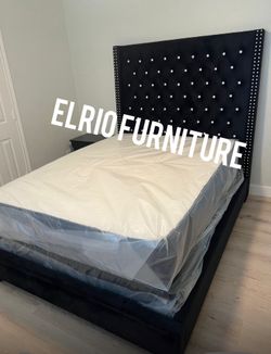 Furniture, queen bed