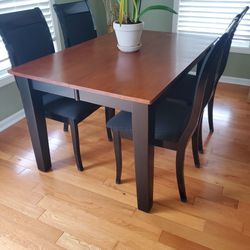 Roma Furniture Dining Table And 8 Chairs. Delivery Available!