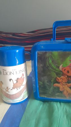 Vintage Aladdin /Lion King plastic lunch box with thermos
