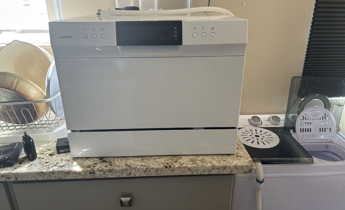 Comfee Countertop Dishwasher (Brand New)