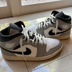 Air Jordan 1 Mid Light Smoke Grey Anthracite Mens Size 9 
