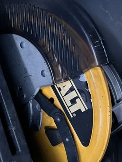 Dewalt Saw blade $250 Good / Used / Bueno