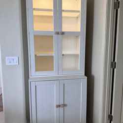 Cabinet with lighting