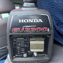 Honda EU2200i Generator