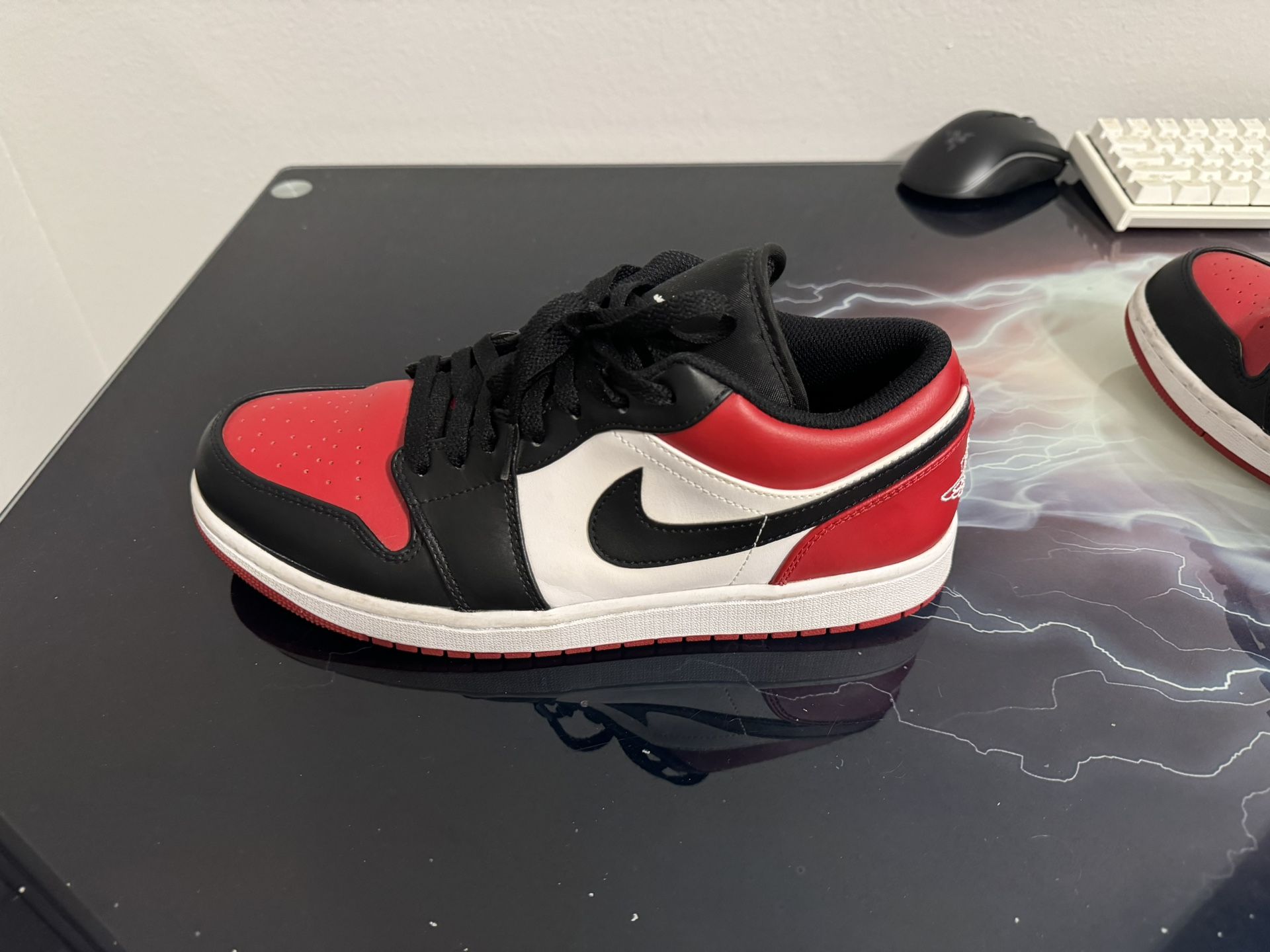 Jordan 1 Low Bred Toe Size 10 display picture 1