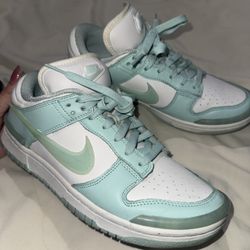 Nike Dunk Low Mint Foam (translucent swoosh