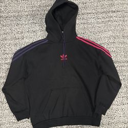 Adidas Hoodie (medium)