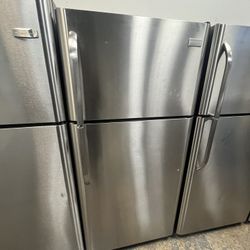Refrigerator Frigidaire 30”