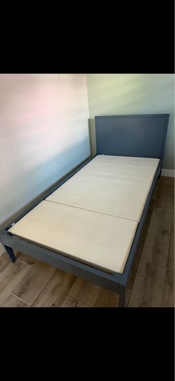 Crate and barrel Ever Simple Blue Slate Bed