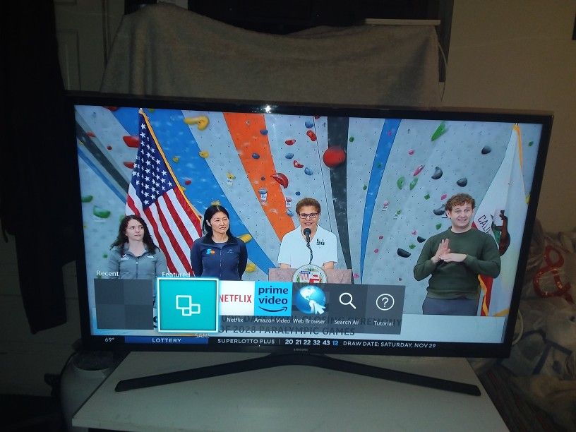 Samsung Smart TV 40 Inches 1080p HD Full LED Smart TV Model: UN40J5200 Remote control Includes