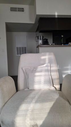 Rotating desk chair with cushion