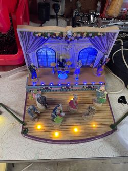 Lemax spooky town Halloween village wedding party (2 broken pieces )