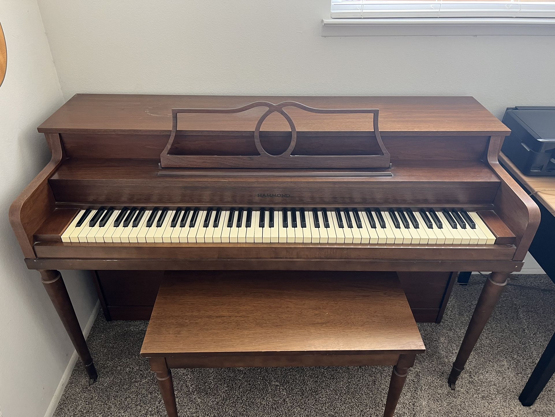 Hammond upright piano outlet