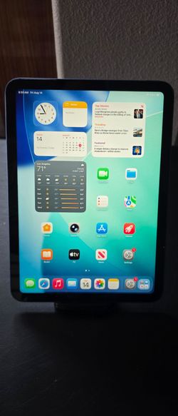 Apple ipad 10th gen 256gb storage! 100 PERCENT BATTERY HEALTH! make me an offer