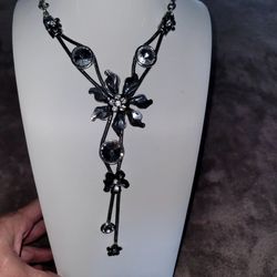 Quality Material Necklace New=$28