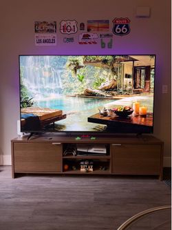 Tv 75 inches with the TV stand