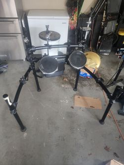 Full Alesis Electronic Drum Kit, or part out, Pintech Drum Pad Triggers, Alesis Trigger iO Module