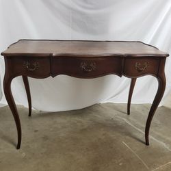 Traditional Solid Wood Writing Desk
-Cherry Stained Wood