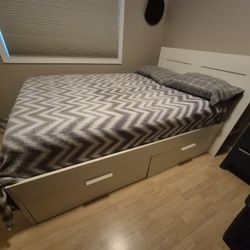 Full Size Bed With Drawers 
