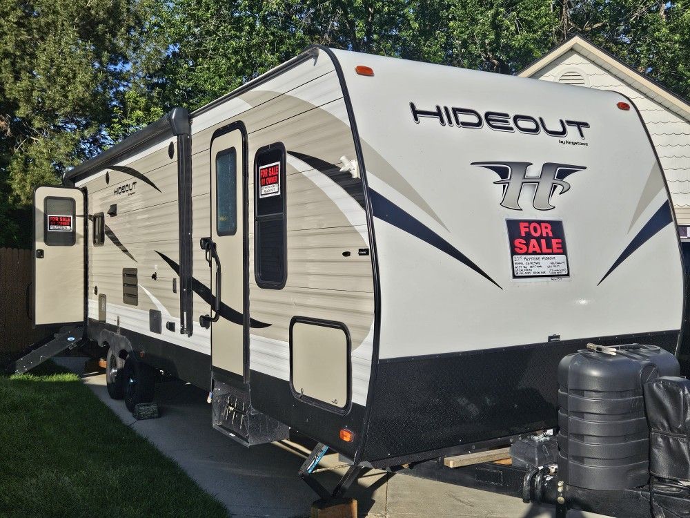 2019 KEYSTONE HIDEOUT 26RLSWE