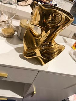 White and Gold decor