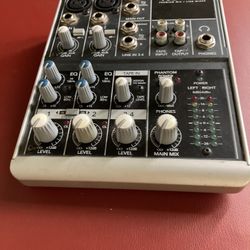 Mackie 402 VLZ (two Of Them) 