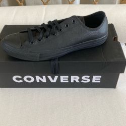 Size 10 Men’s All Black Converse