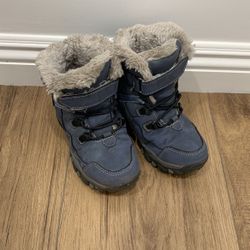 Warm Durable Boots Shoes For Kids Toddler Ages 4-5 Years Old. Very Warm And Cozy Waterproof Size Is 11