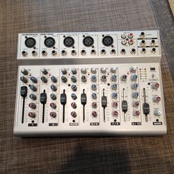 Eurorack UBB 1002 professional battery powered mic /line mixer