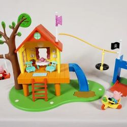 Peppa Pig’s Treehouse & Georges’s Fort w/ Tricycle and Figures
