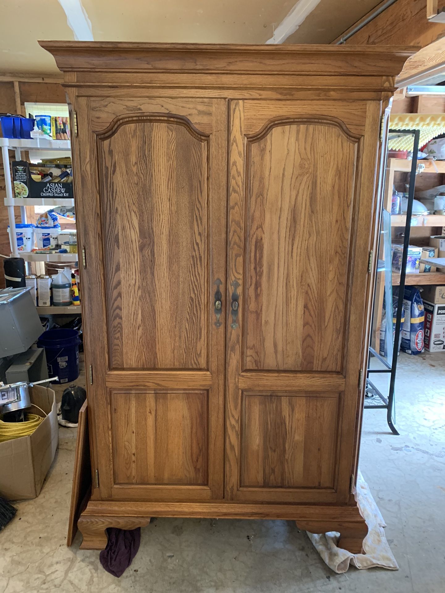 Kincaid Governor’s Oak Armoire/Wardrobe for Sale in Federal Way, WA