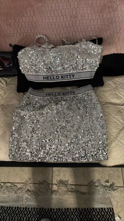 Falda y blusa hello kitty talla M