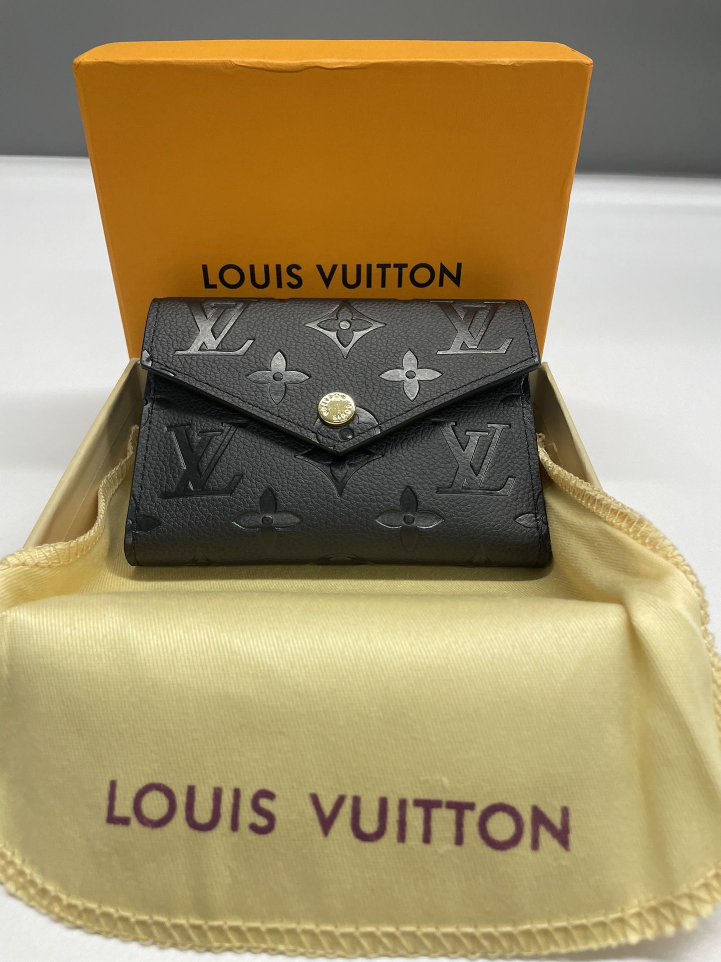 Black LV Women Small Trifold Wallet - - New - Cash And Pickup Only
