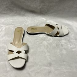 Women’s white slip on sandals size 7.5 37.5