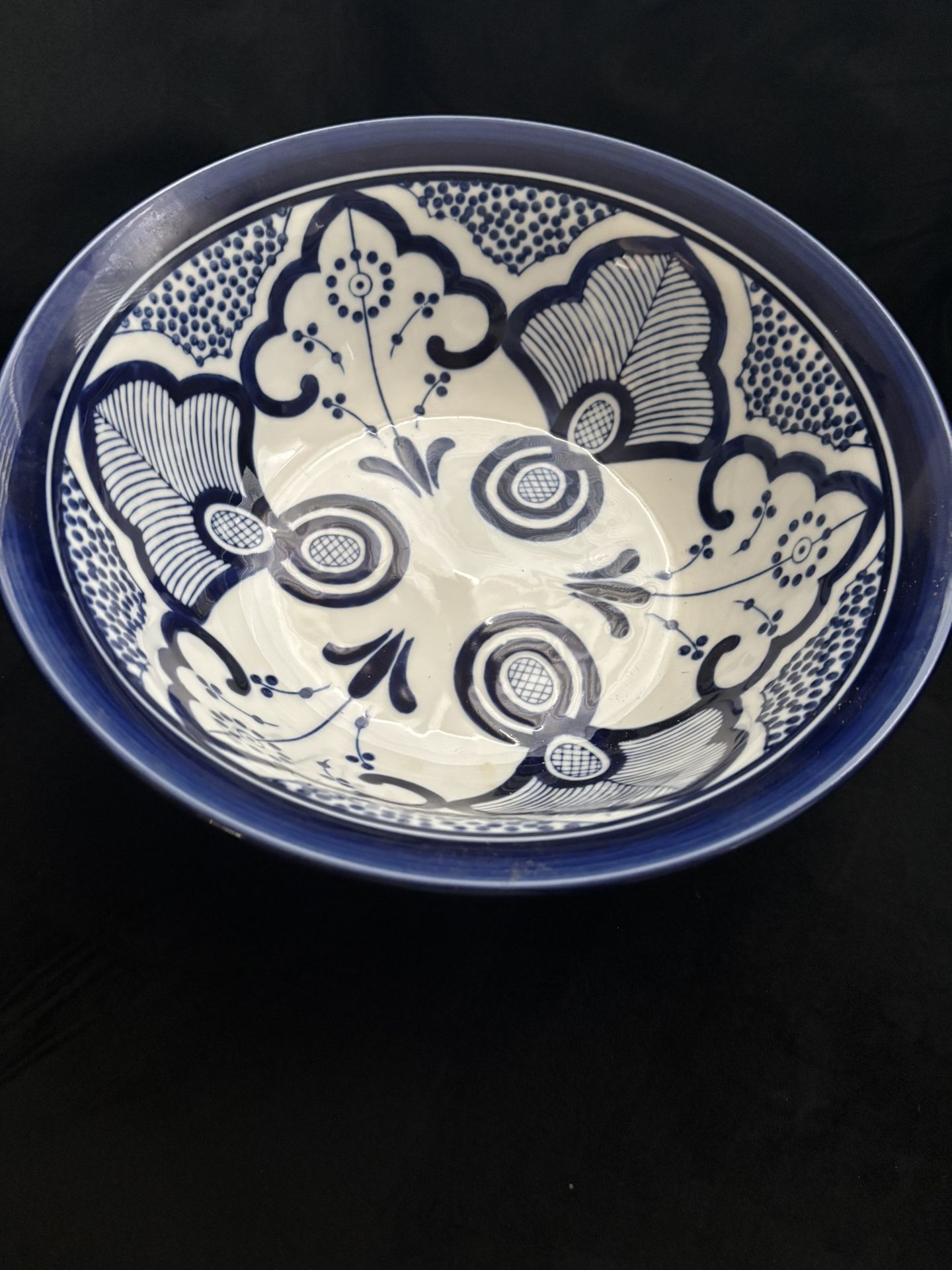Chinese Blue and White Twisted Lotus Motif Porcelain Bowl