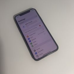 iPhone 11 Pro 64gb Unlocked (cracked back)