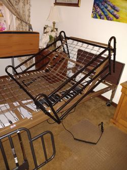 36"W Twin Adjustable Bed w.Removeable Railings & Mattress- Deltona, FL Pickup