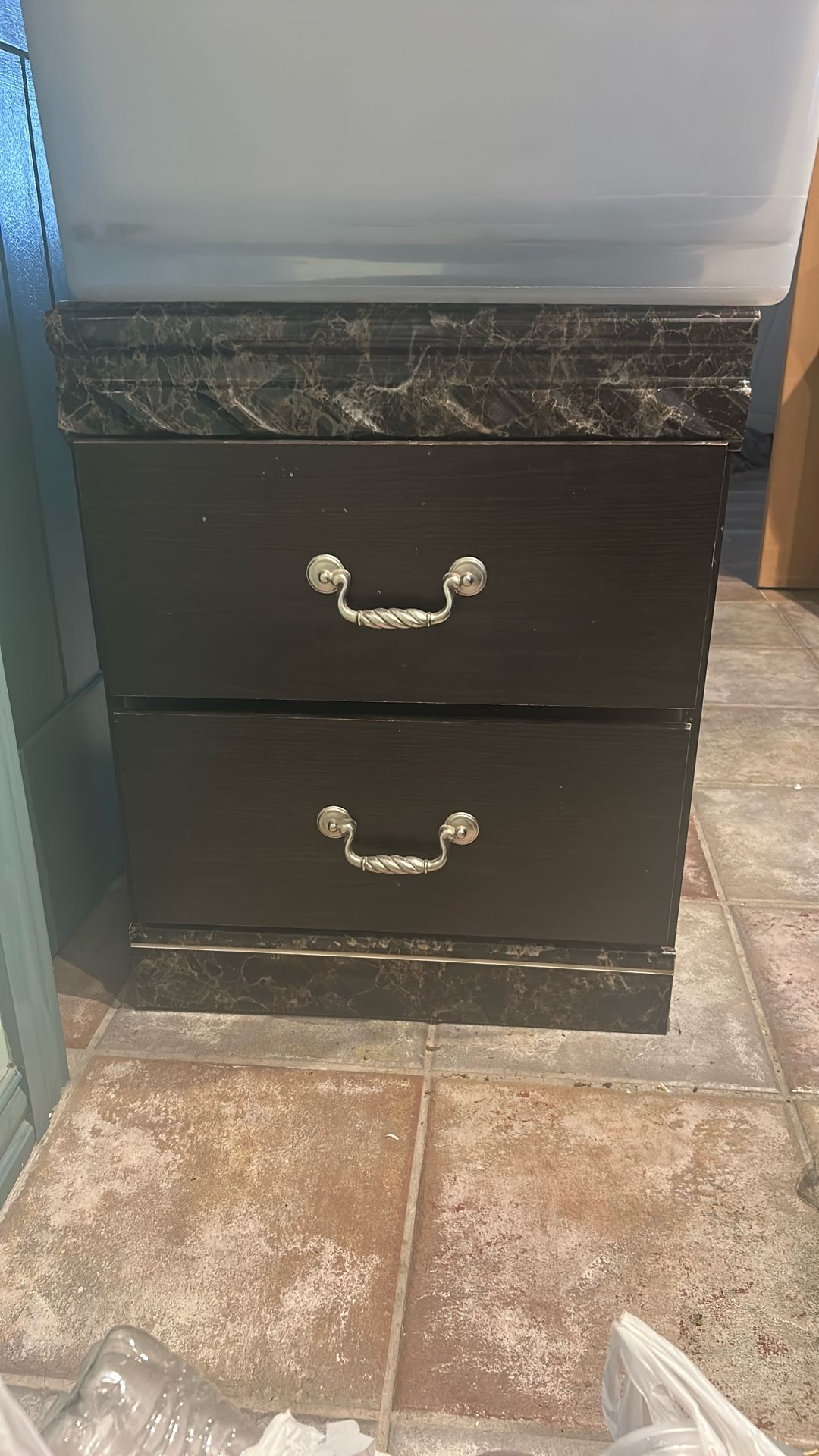 Nightstand/dresser