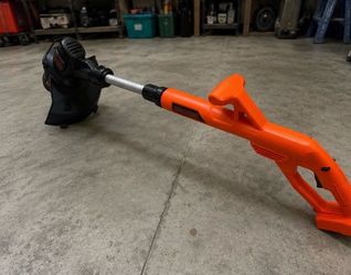 BLACK+DECKER 20V MAX Cordless String Trimmer/Edger