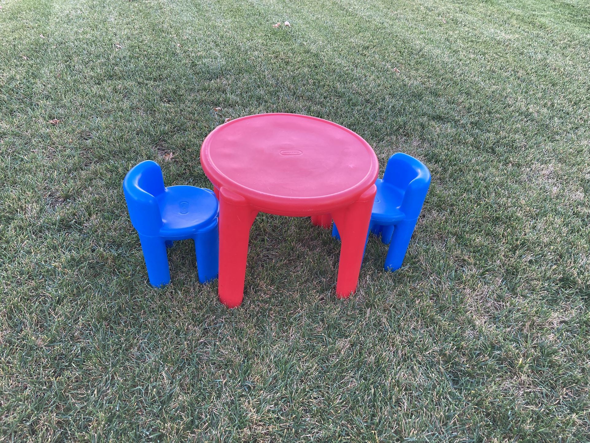 Little Tikes Table And 2 Chairs