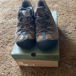 Keen Men’s US Size 10 Targhee Waterproof Hiking Shoes