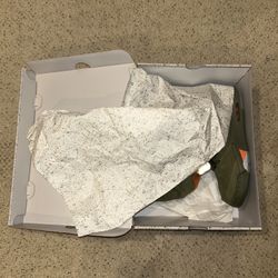 Jordan 5 Retro Army Olive/Solar Orange 10.5 men’s 