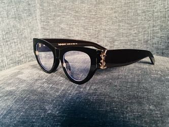 Black sunglasses clear- blue lenses