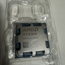 AMD RYZEN 7 9700X