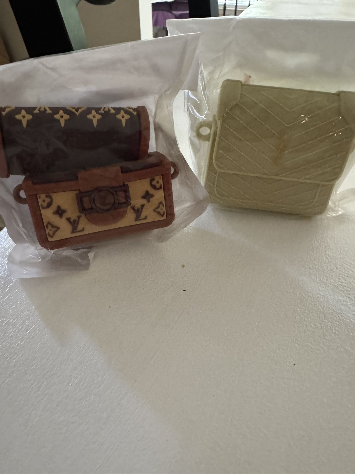 Adorable LV Earbuds Cases